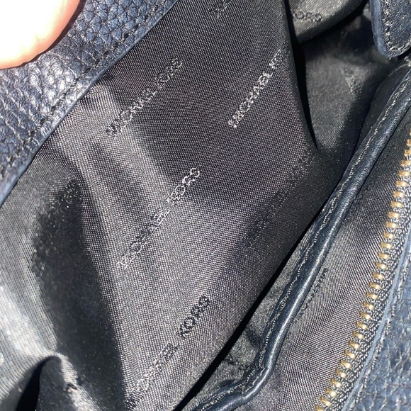 MICHAEL KORS Black Leather Handbag - Excellent Condition - Picture 7 of 11